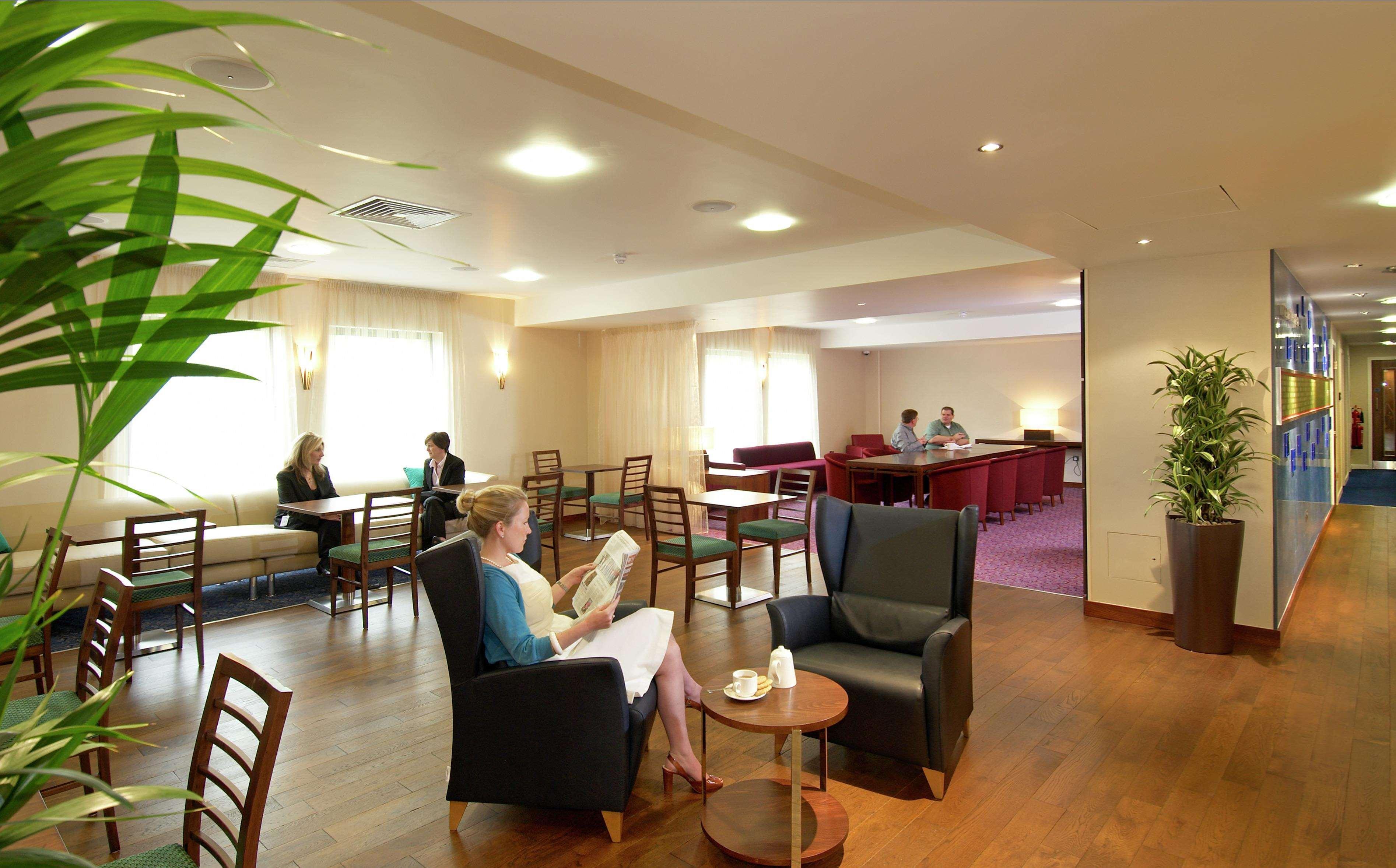 Hampton By Hilton Corby Hotel Exterior foto