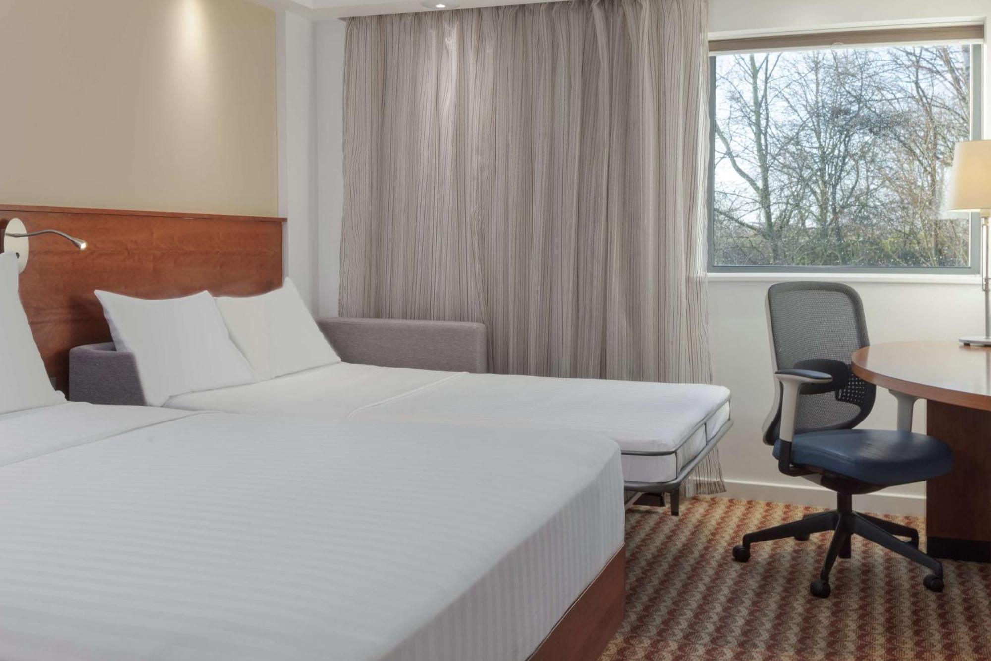 Hampton By Hilton Corby Hotel Exterior foto