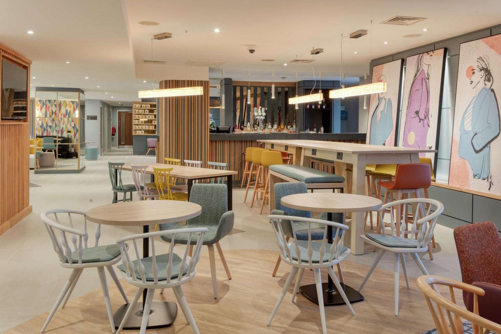 Hampton By Hilton Corby Hotel Exterior foto