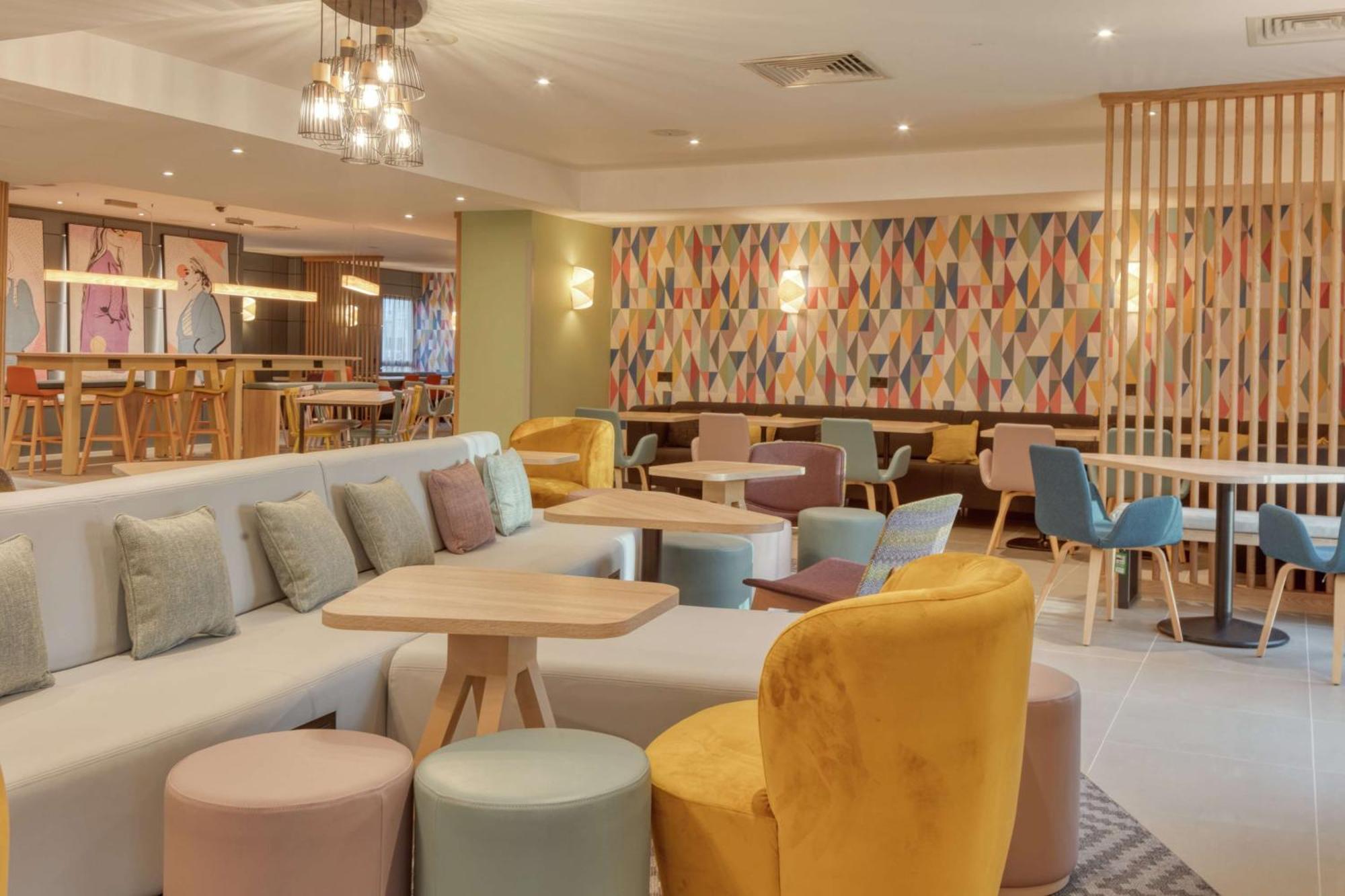 Hampton By Hilton Corby Hotel Exterior foto